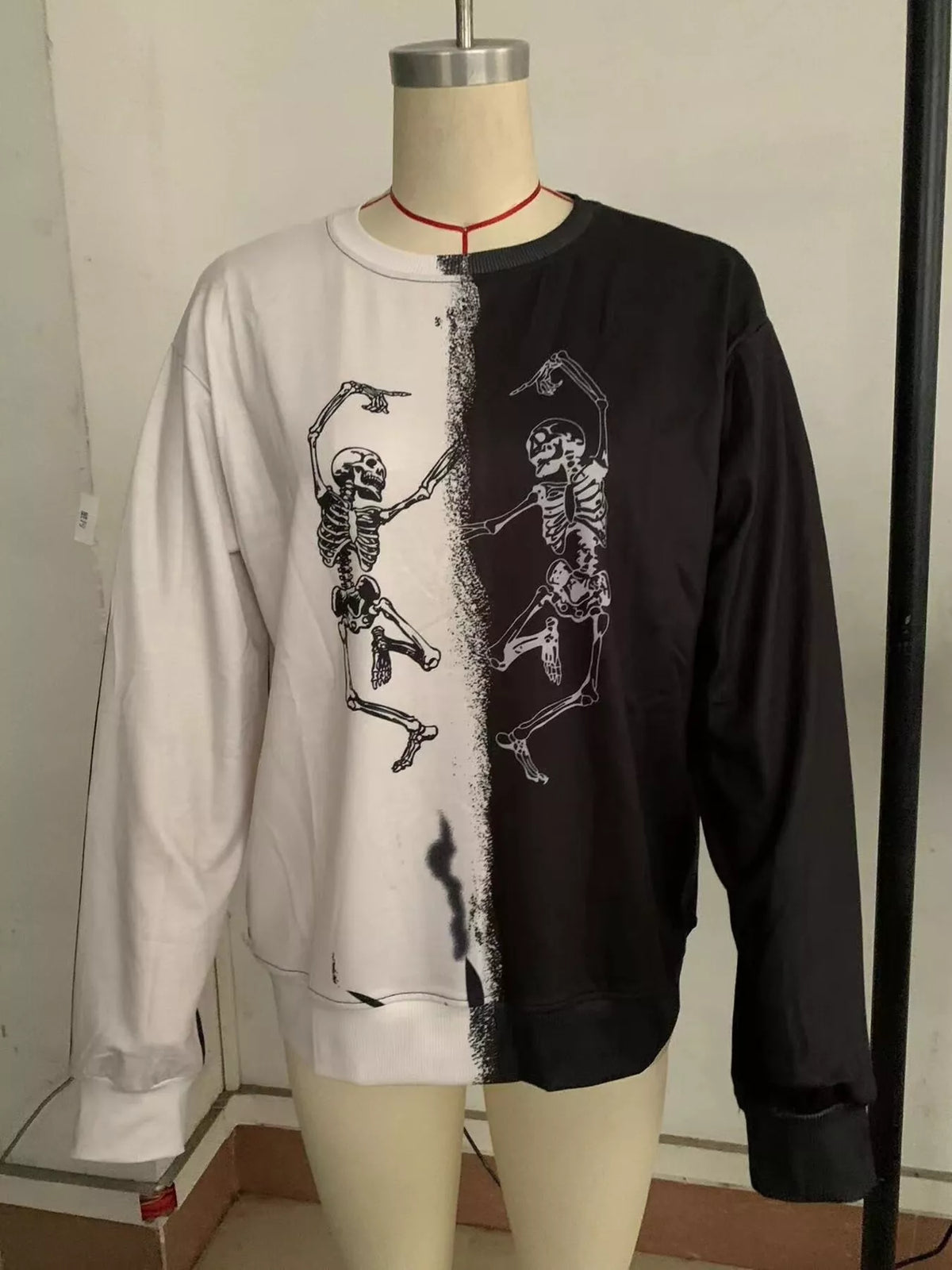 Halloween Skeleton Print Color Block Sweatshirt – Seraya Label Halloween Edit