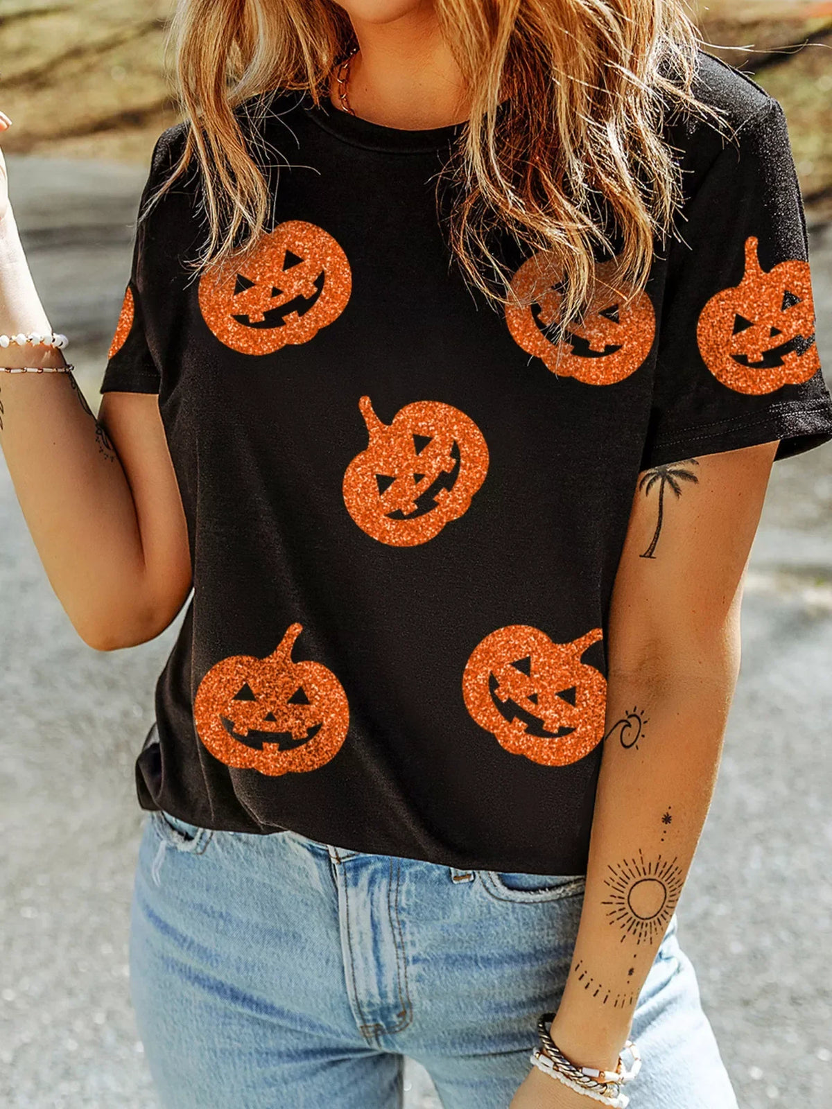 Glittering Pumpkin Face Crew-Neck Halloween T-Shirt – Seraya Label Halloween Edit