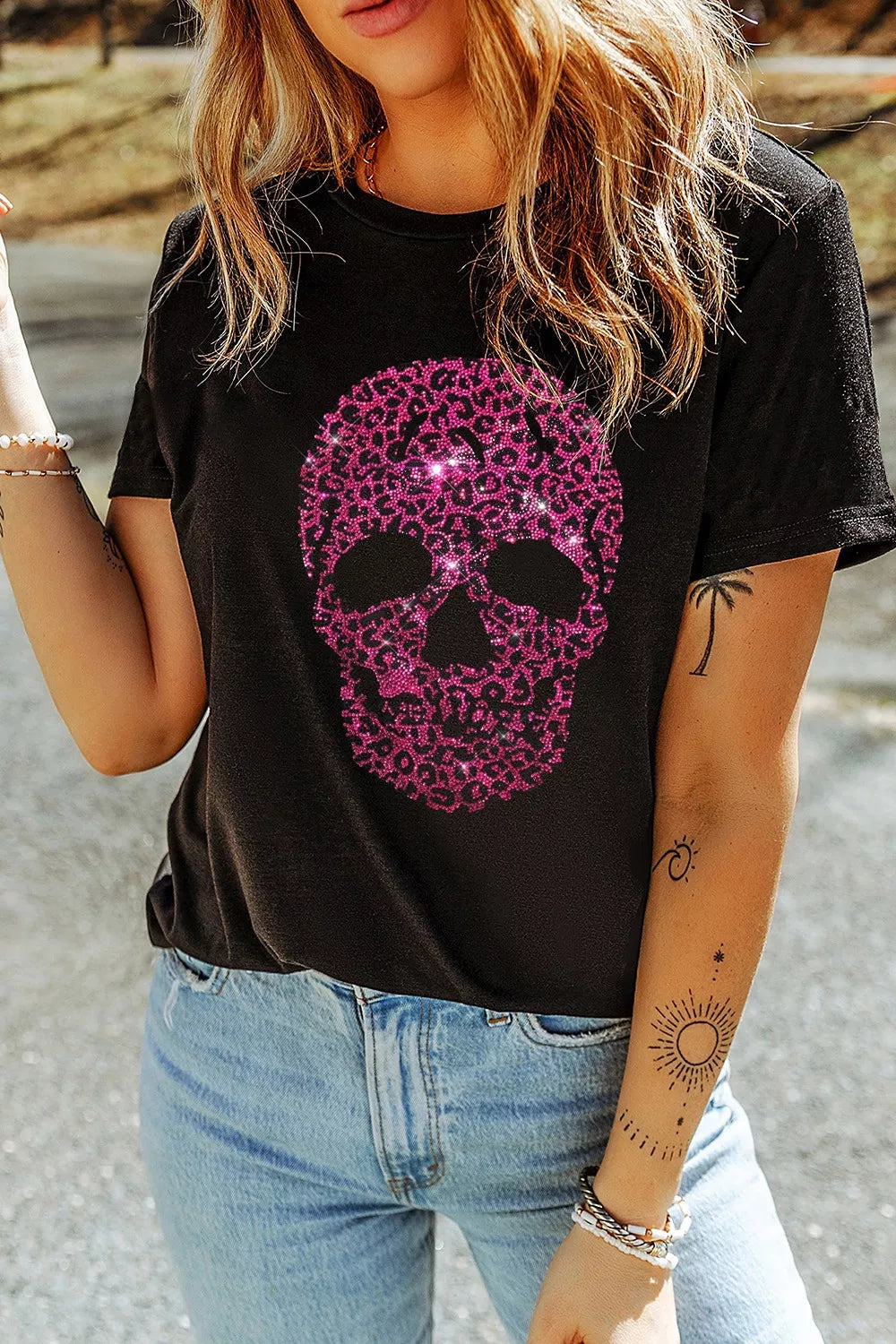 Rhinestone Skull Graphic Crew Neck T-Shirt – Seraya Label Halloween Edit